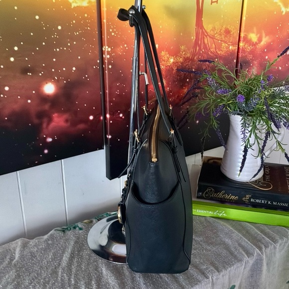 Michael Kors Jet Set Travel Tote - Picture 3 of 12